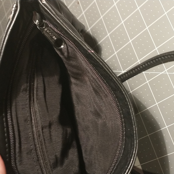 Black crossbody purse 23 in. Strap drop bejeweled Dove brand on zipper defect - Picture 10 of 13